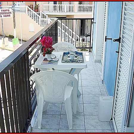 Blue Homes - Summer Escape Keri